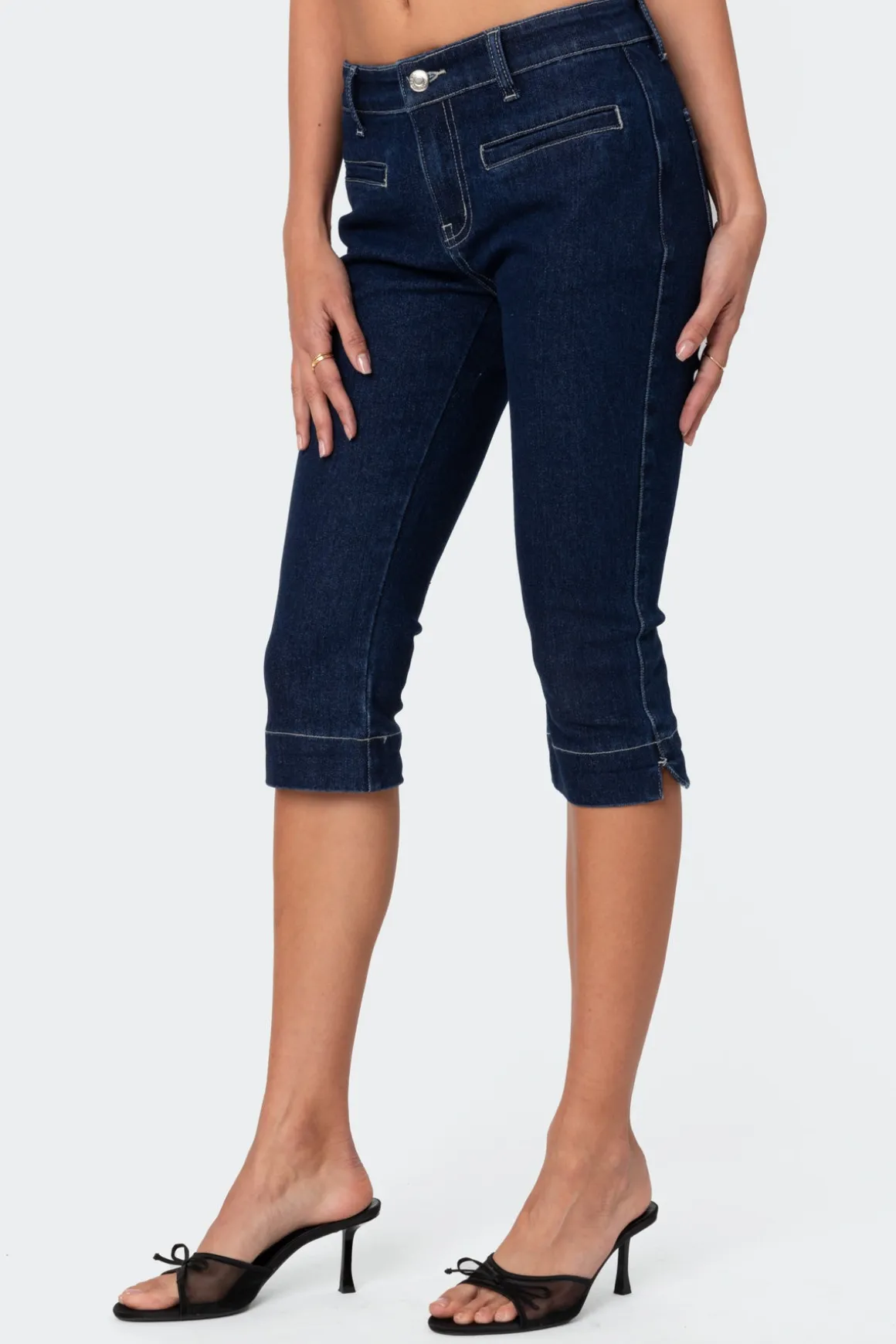 Contrast Stitch Capri Jeans