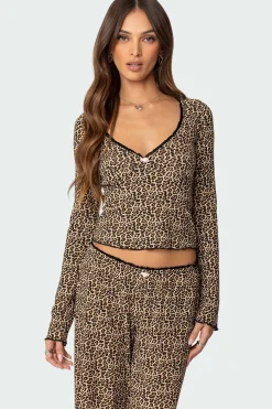 Lue Leopard Printed Ribbed V Neck Top