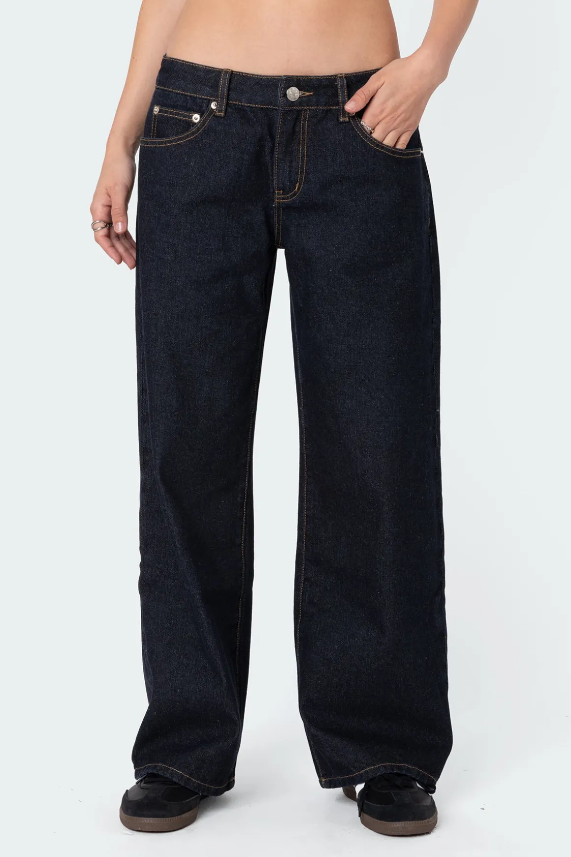 Petite Raelynn Washed Low Rise Jeans