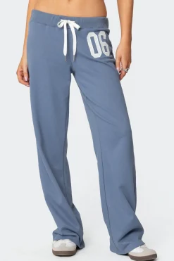 06 Sweatpants