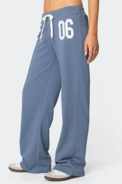 06 Sweatpants