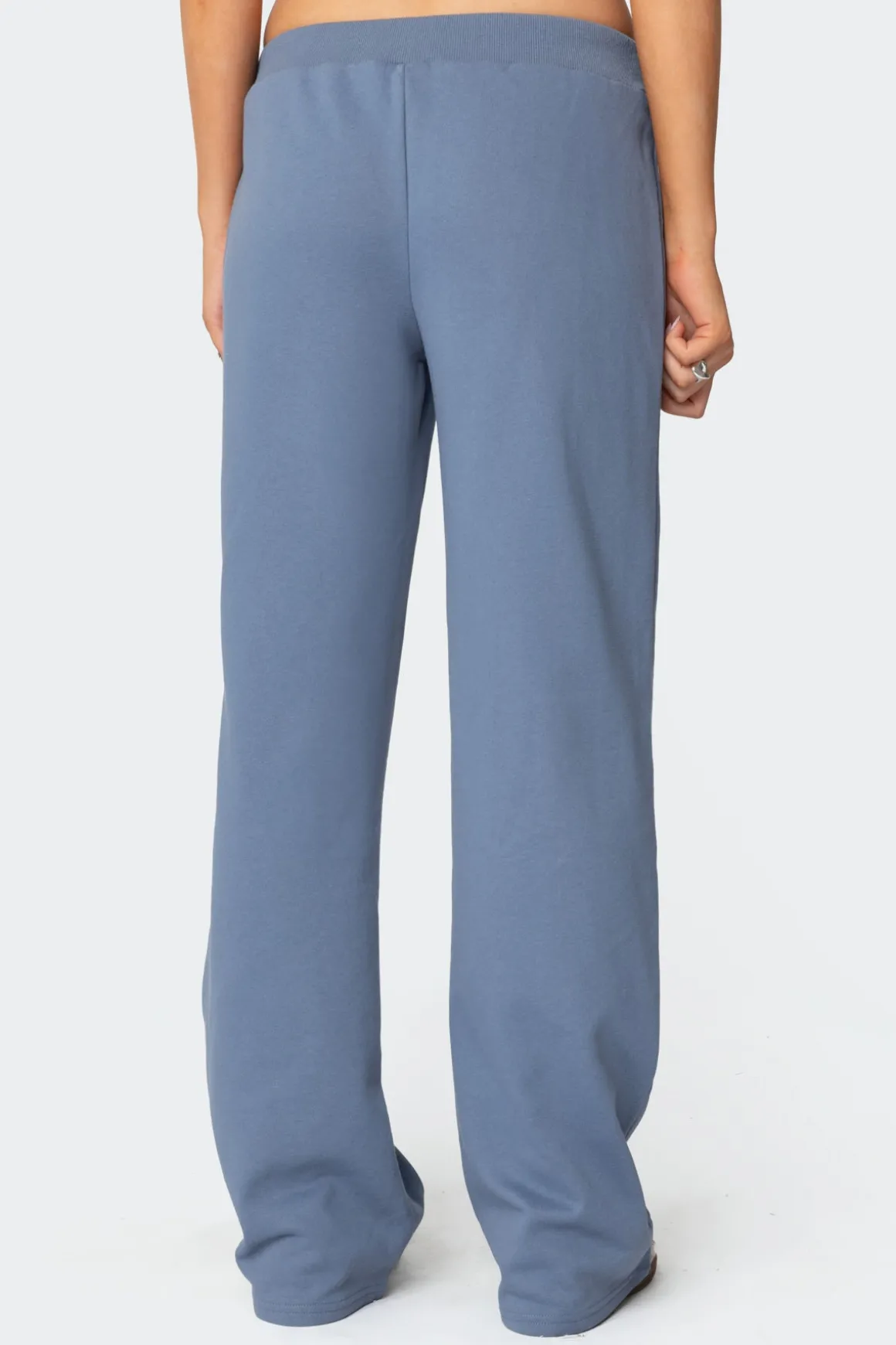 06 Sweatpants