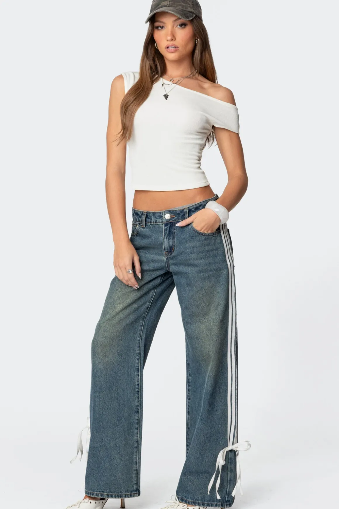 Washed Low Rise Ribbon Jeans